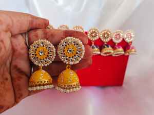 Bollywood แรงบันดาลใจเจ้าสาว jhumka เครื่องประดับโลหะงานแต่งงานของขวัญที่สมบูรณ์แบบสำหรับแขกเพื่อนเจ้าสาว & mehendi - Product Image 4