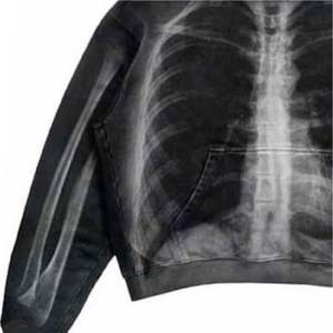 Sudadera con Capucha Extra Grande Personalizada, Top Corto con Pedrería, Borde Crudo de Felpa, Sudadera Corta para Hombre - Product Image 5