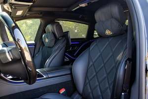 Mercedes-Benz Classe S Maybach S 680 4MATIC 2024 d'occasion en excellent état et à prix attractif, moteur V12 de 621 ch, berline de luxe automatique - Product Image 3