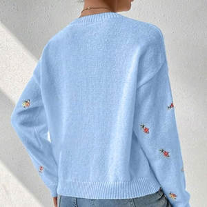 Suéter Bordado Tejido para Mujer al por Mayor, Logotipo Frontal, Diseño de Bordado Informal, Tela Suave, Ropa Cálida de Invierno - Product Image 3