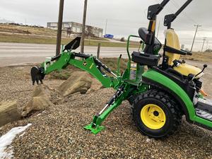 Caja de Cambios Usada en Buen Estado para Tractor Agrícola 1025R con Motor Cummins de 40 HP en Venta - Product Image 3