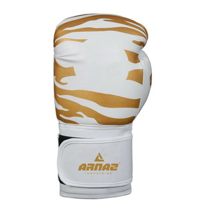 Gants de boxe à finition lisse et confort d'entraînement prolongé, avec rembourrage de qualité supérieure et ajustement facile pour les mains - Product Image 3