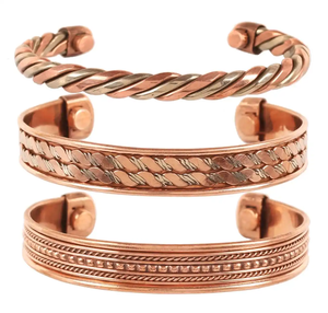 Pulseras de moda de cobre puro de alta calidad para hombres y mujeres Logotipo y embalaje personalizados disponibles en diferentes estilos - Product Image 3