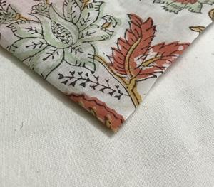 Tela de Algodón Estampada a Mano con Diseño Floral Color Marfil |   Textil Botánico Tradicional de Inspiración Mughal India - Product Image 5