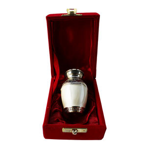 Proveedores al por mayor de urnas de cremación funeraria de latón creativas urna de cremación de metal para recuerdo de cenizas funerarias humanas adultas - Product Image 4