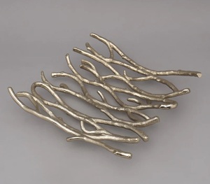 Plateau à fruits décoratif en métal, élégant, élégant et durable, parfait pour la décoration de la salle à manger et les cadeaux. - Product Image 4