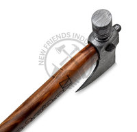 Hache de Viking de luxe industrielle de haute qualité en acier Damas forgé à la main, avec manche en bois de rose gravé et fourreau