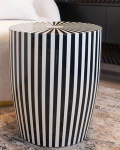 Table d'appoint ornée en incrustation d'os faite à la main avec des détails décoratifs pour les collections de meubles haut de gamme - Product Image 4