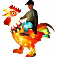 Costume gonflable de poulet adulte avec des lumières Costume d'Halloween Ride on Rooster Poulet Jockey Costume gonflable de poulet