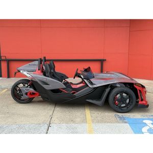 ¡SUPER DESCUENTO LIMITADO! Polaris Slingshot-R AutoDrive 2026 en Gris Radiante con Detalles en Rojo Perla - Product Image 4