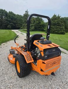 Envío gratis SCAGTurfTiger II Cortacésped para montar a la venta 38HP Motor de gasolina 72In Pro Deck Máquina cortadora de césped comercial - Product Image 4