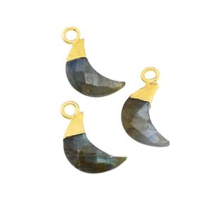 Colgante de Labradorita en Forma de Media Luna, Chapado en Oro, Amuleto de Piedra Preciosa, Colgante Pequeño Hecho a Mano para Joyería DIY y Regalo de San Valentín - Product Image 3