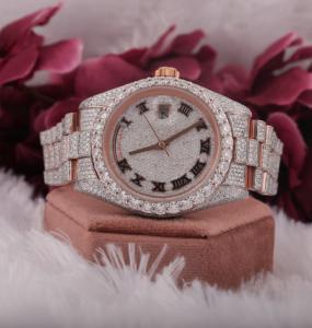 Lujoso Full Iced out Two Tone Roman Day Date Dial Lab Grown Diamond full Diamond Hip Hop Rapper Style Reloj de pulsera para hombres - Product Image 1