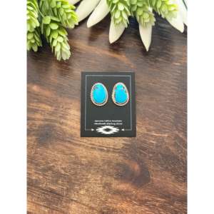 Pendientes de Plata de Ley con Turquesa Navajo Kingman, Engaste de Bisel de Turquesa Kingman, Estilo Étnico, Hechos a Mano - Product Image 1