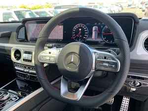 Mercedes-Benz Clase G G350d AMG Line 2019, Paquete de Lujo, Techo Solar Panorámico, Asientos de Cuero, SUV Eléctrico Automático con Tracción en las Cuatro Ruedas, Diésel Usado - Product Image 3