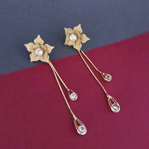 Urthn Pendientes colgantes florales chapados en oro con perlas Diamantes Rubies Estilo religioso para bodas y Gifts-1315703C - Product Image 1