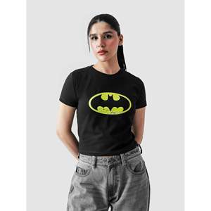 Camiseta Casual para Mujer Batwoman, Cuello Redondo, Manga Corta, Estampado Frontal Detallado, Tela Jersey Transpirable, Cómoda y Elegante - Product Image 6