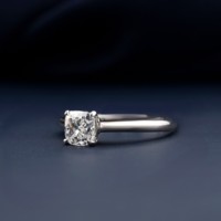 Anillo de Compromiso de Plata 925 con Circonita Cúbica de Corte Cojín, Engaste en Bisel, Joyería de Lujo Ligera para Uso Diario, Bodas y Fiestas