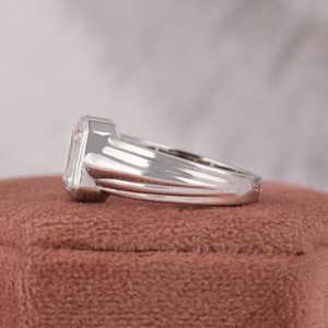 Emerald Lab Grown Diamond Anillo para hombre Conjunto de bisel completo Anillo de compromiso de estilo de sello grueso solitario, anillo de declaración. - Product Image 6