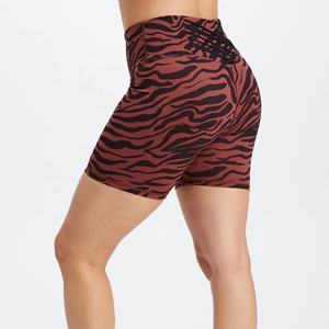 Pantalones cortos de gimnasio de alta calidad para mujer para entrenamiento Fitness Pantalones cortos deportivos de yoga transpirables con logotipo sin costuras Impresión digital Color sólido - Product Image 5