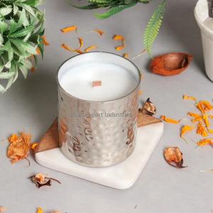 Pot à bougie rond en métal martelé doré brillant pour la maison et les pots à bougie de décoration d'éclairage de table de Noël - Product Image 4