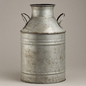 Lata de leche galvanizada vintage artesanal con acabado rústico, ideal para hogares, cocinas al aire libre, cafetería e interiores de granja - Product Image 4