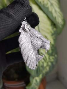 VVS1 Moissanite Lion colgante, Majestic Lion Head Sterling Silver Pendant - Full Moissanite Dazzling Hip Hop Jewelry - Product Image 5