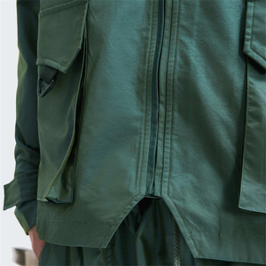 Ensemble de jogging décontracté personnalisé en toile de coton avec veste coupe-vent à col montant et poches utilitaires et pantalon cargo, ensemble 2 pièces - Product Image 6