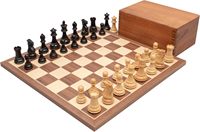 Elégant échiquier en bois avec compartiments de rangement pour les pièces, parfait pour offrir et améliorer l'expérience de jeu de société
