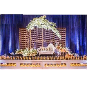 Mur de bougies en métal de scène de mariage or moderne Prestige pour les mariages chrétiens et les cérémonies de réception à Atlanta - Product Image 1