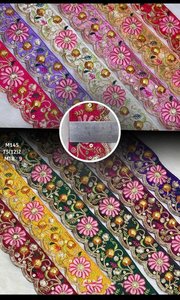 Adorno de encaje bordado floral colorido hecho a medida para vestidos de alta costura Sarees acentos de decoración del hogar - Product Image 3