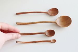 Juego de utensilios de cocina de madera de teca natural o acacia de CENTURIES con soporte para cuchara Juego de cucharas de cocina de madera y soporte para utensilios - Product Image 5