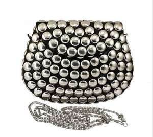 Pochette en métal faite à la main, best-seller, avec chaîne, design haut de gamme, look classique, sculptée - Product Image 1