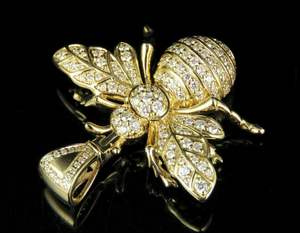 14K chapado en oro amarillo 1,35 Ct redondo princesa corte Moissanite belleza abeja HipHop estilo Pave Set colgante - Product Image 5