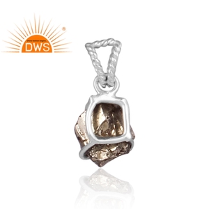 สร้อยคอจี้พลอยไพไรต์ธรรมชาติทำจากเงินสเตอร์ลิงแบบหยาบผลิตตามสั่ง - Product Image 3