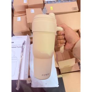 Bicchiere da viaggio isolato in acciaio inossidabile con coperchio a prova di fuoriuscita di acqua calda e fredda tazza da caffè per lavoro e viaggi - Product Image 1