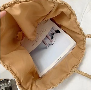 Bolso de hombro hecho a mano de verano para mujer, bolso de paja de estilo natural con dos asas, cierre abierto, forro de algodón, tejido a mano en Vietnam - Product Image 5