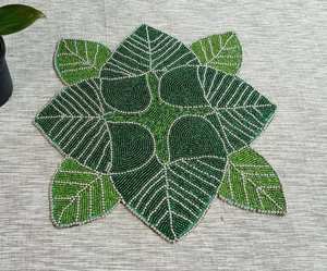 แผ่นรองจานลูกปัดใบไม้สีเขียวทำด้วยมือ - Product Image 2