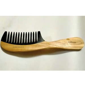 Peine de Cuerno Pulido Ecológico de Primera Calidad en Oferta, para Desenredar Suavemente y Masajear el Cuero Cabelludo, Disponible en Grandes Cantidades - Product Image 2