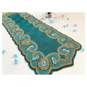 Camino de mesa con cuentas de árbol de Navidad verde, manteles individuales personalizables bordados rectangulares hechos a mano, decoración del hogar económica, fiesta - Product Image 4