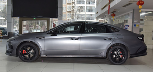 Sedán Eléctrico 2024 con Volante a la Izquierda, 5 Plazas, Techo Solar Eléctrico, Luces LED, Pantalla Táctil de 12.3 Pulgadas, Batería de 110+ kWh, Motor de 150-200kW - Product Image 4