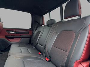 Camioneta Rebel 1500 2025 de Bajo Kilometraje, Transmisión Automática de 8 Velocidades, Motor 5L I6 - Product Image 2