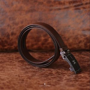 Cinturón de cuero directo de fábrica para hombre, piel de vaca gruesa de grano completo con hebilla de latón para un aspecto vintage atemporal, calidad hecha a mano - Product Image 5