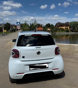 VOITURE D'OCCASION 2020 F0RF0UR II Faible kilométrage Automatique Toit ouvrant panoramique Feux LED Feux diurnes LED 6 places Prête à être expédiée - Product Image 4