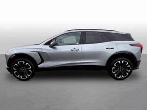 Chevrolet Blazer EV RS AWD RS 4 portes SUV 2024, voitures d'occasion élégantes à vendre - Product Image 4