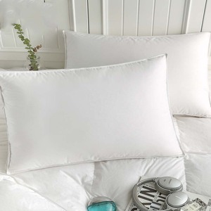 Almohada de hotel moderna de 5 estrellas hecha a medida con cubierta de algodón 100% y relleno de fibra de poliéster 100% antibacterias y lavable - Product Image 1