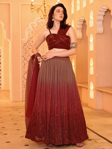 Ensemble glamour Shaded Lehenga avec chemisier à paillettes et Dupatta fluide - Product Image 3