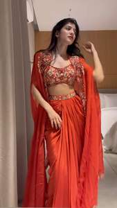 Exquisito Conjunto Completo de Estilo Variado en Faux Georgette con Lehenga Completamente Cosida, Choli Sin Coser con Microforro - Product Image 2