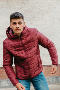 Ventes en gros de vestes matelassées d'hiver pour hommes sur mesure, nouvelles vestes matelassées à capuche tendance, fabricant OEM - Product Image 5