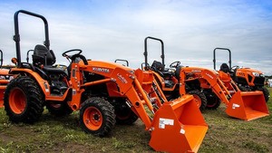 Tractor Utilitario Compacto Kubota B2650 Original, Nuevo y Usado, para Uso Residencial, Comercial y Agrícola - Product Image 5